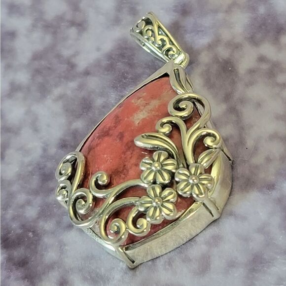 Norwegian Thulite Solitare Pendant - Picture 8 of 10